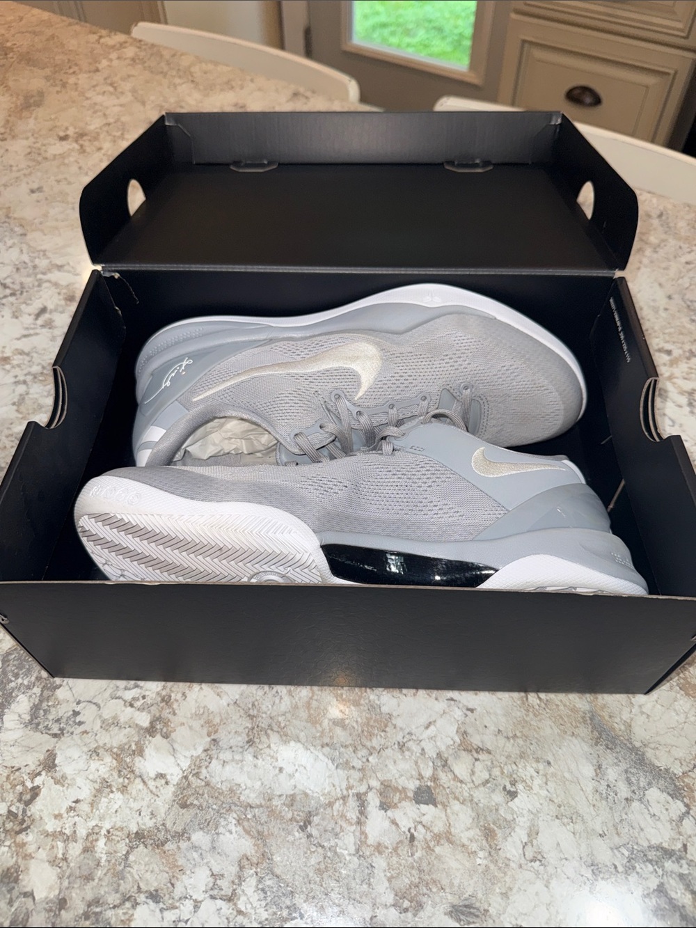 Kobe VIII Protro
Basketball Shoes